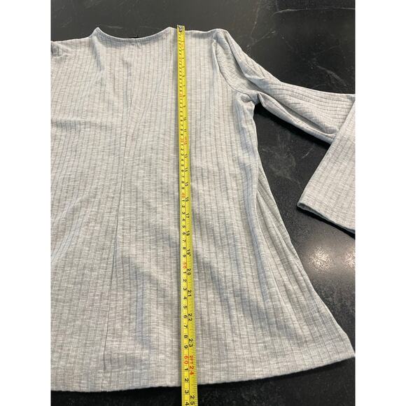 Banana Republic gray ribbed wrap front v neck long sleeve top LG - Picture 6 of 7